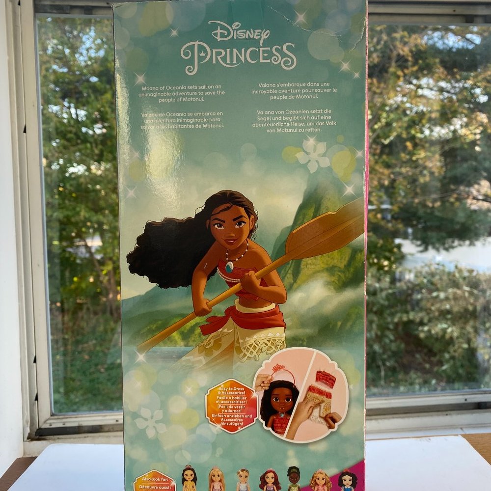 NIB DISNEY PRINCESS MOANA 13" - Picture 2 of 2